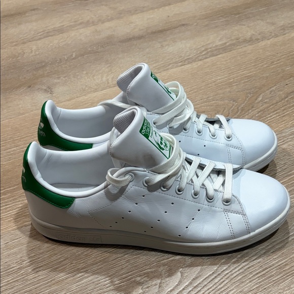 Adidas White and Green Stan Smith Shoes - Picture 2 of 11
